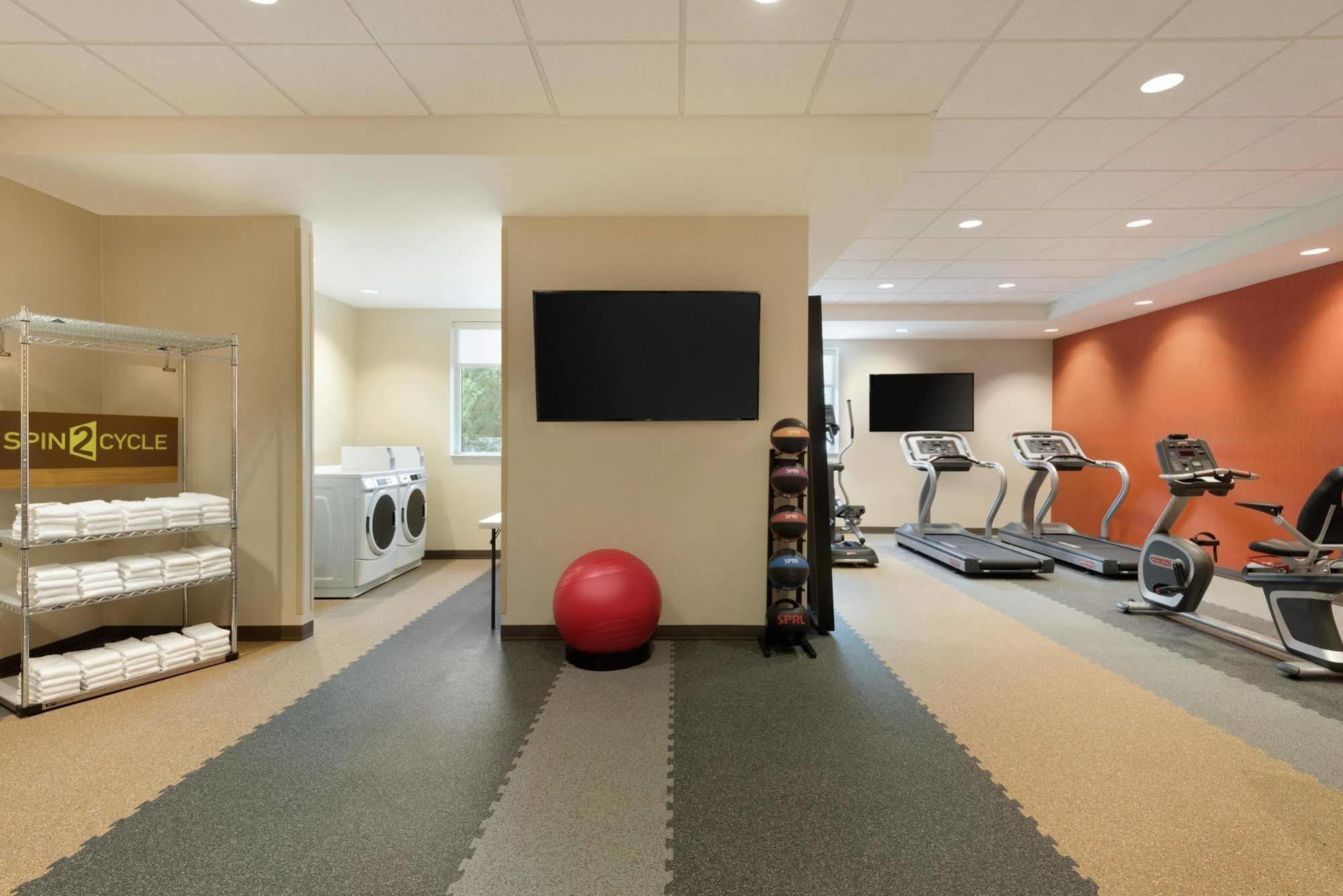 Home2 Suites By Hilton Middleburg Heights Cleveland Eksteriør billede